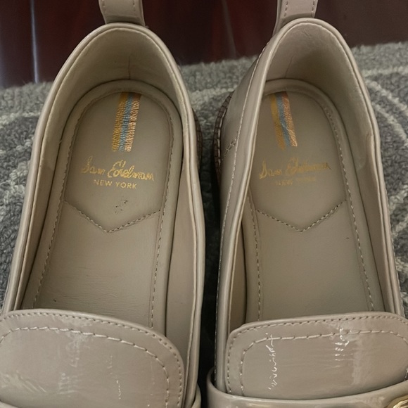 flat shoes - Picture 2 of 6